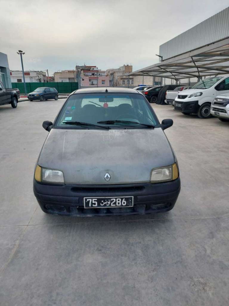 Clio chipie nthayfa nm de tlf 96 028 174