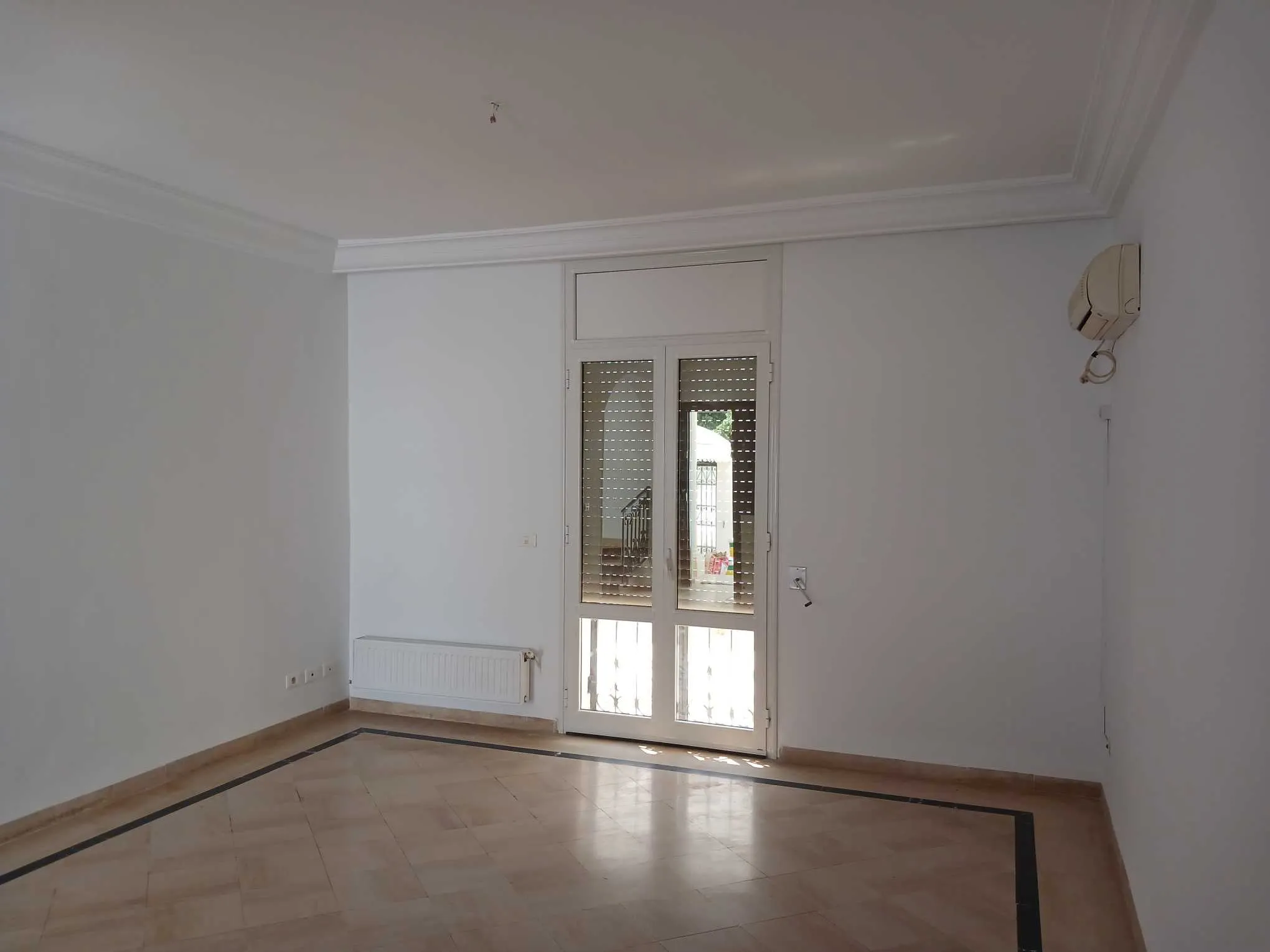 A louer pour jeune couple Duplex à Boumhel Bassatine 