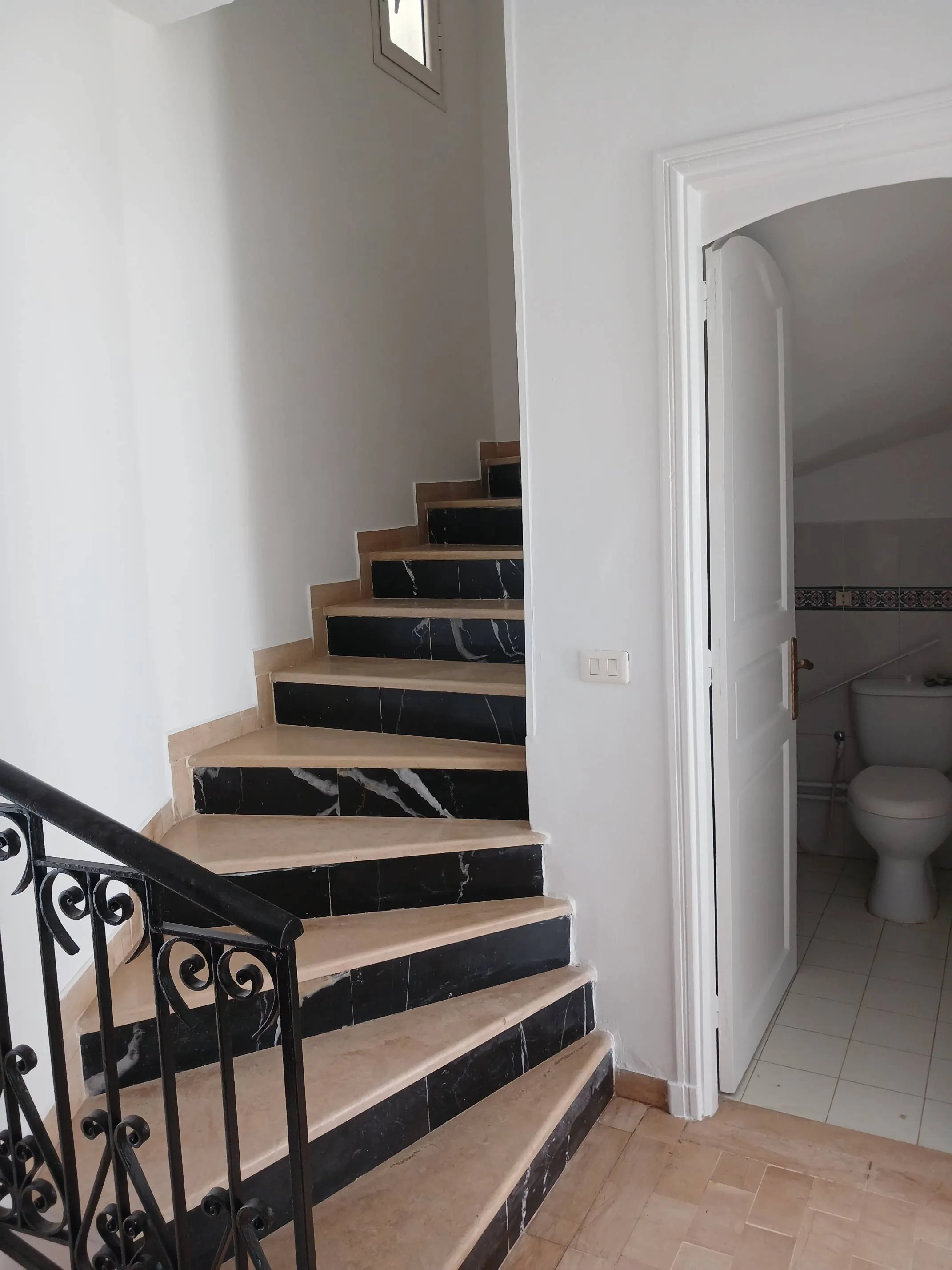 A louer pour jeune couple Duplex à Boumhel Bassatine