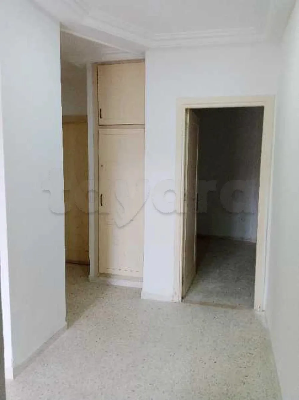 un spacieux étage s+3 au 1er étage a louera Denden derriére salle des fetes sabrine