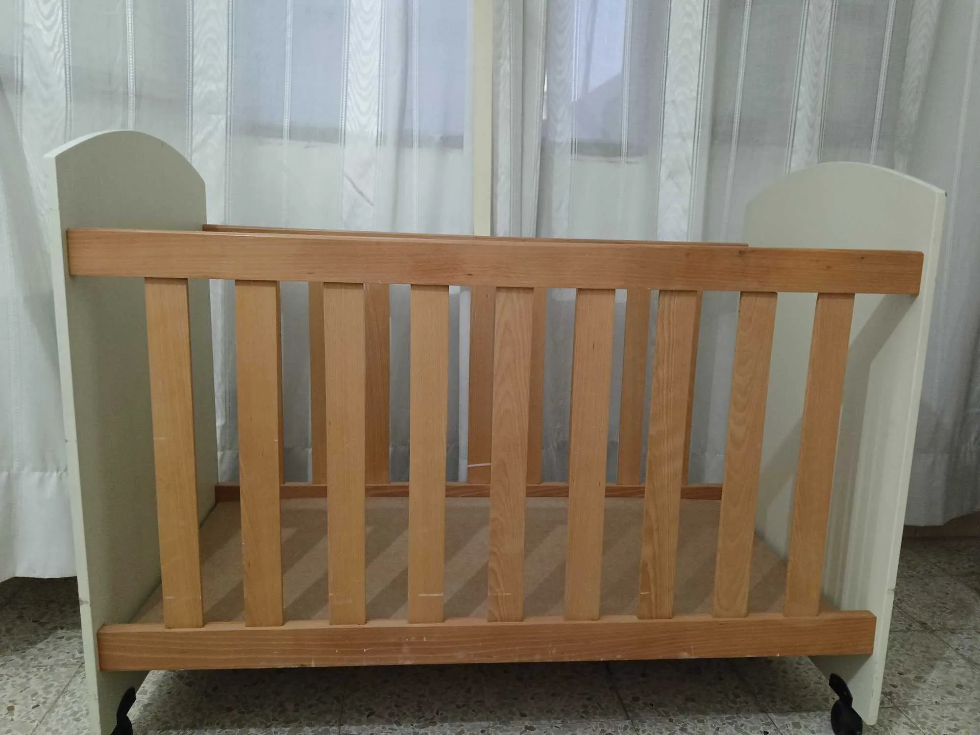 Lit bébé+matelas confortex