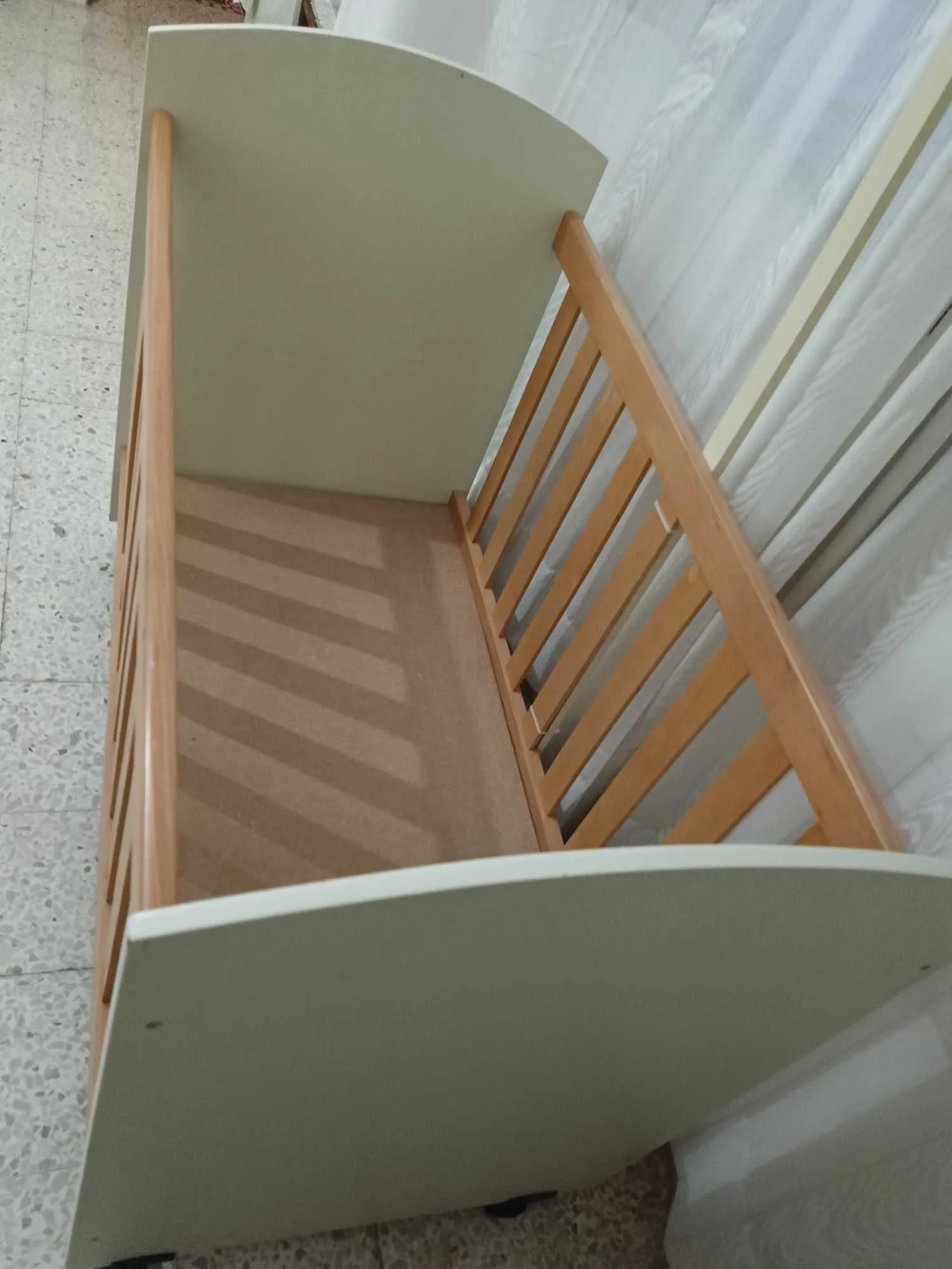 Lit bébé+matelas confortex