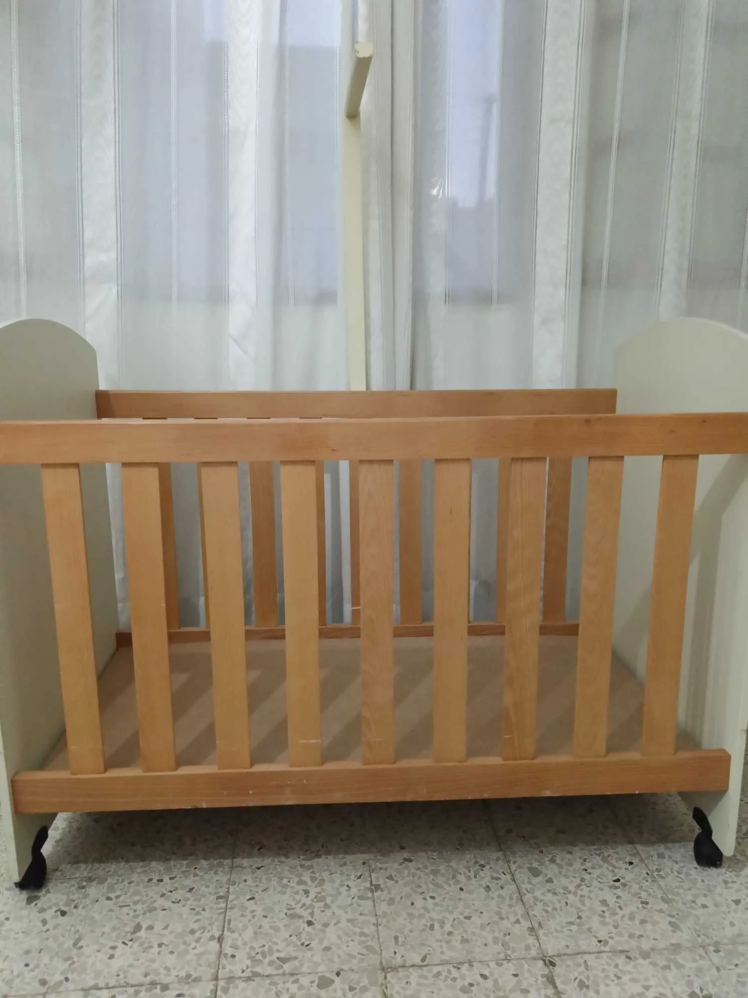 Lit bébé+matelas confortex