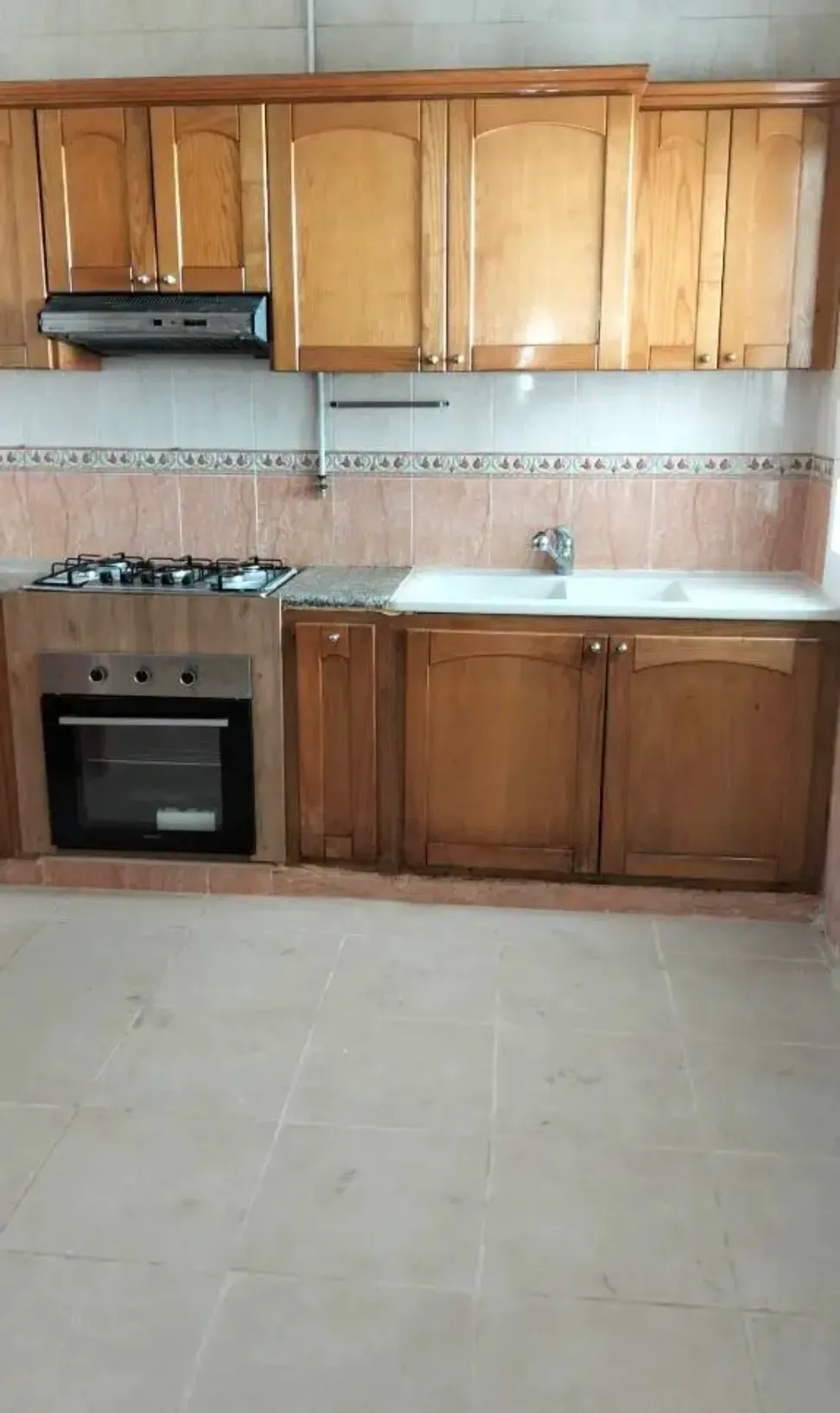 Location S3 vide à Ennasr 2