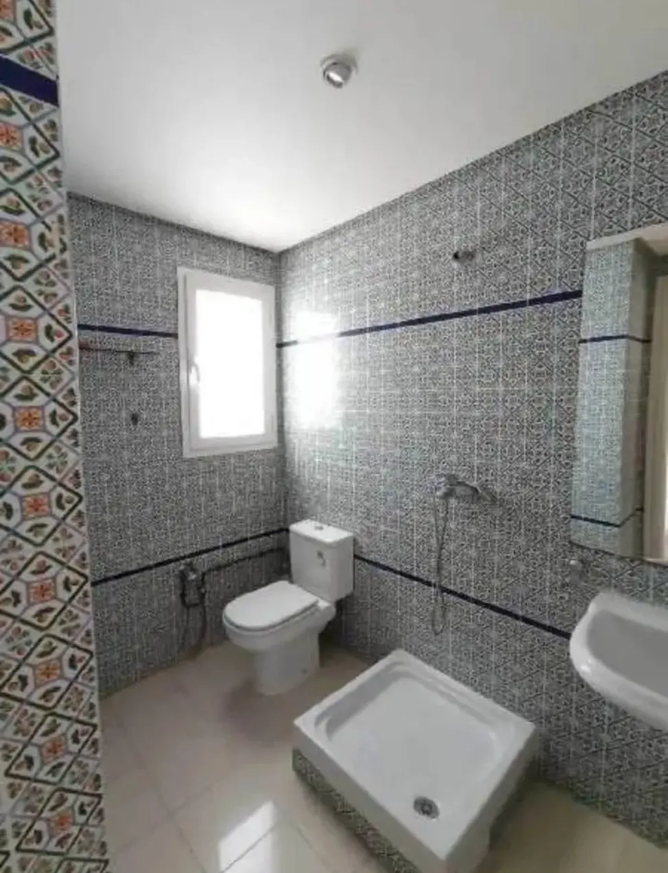 Location S3 vide à Ennasr 2