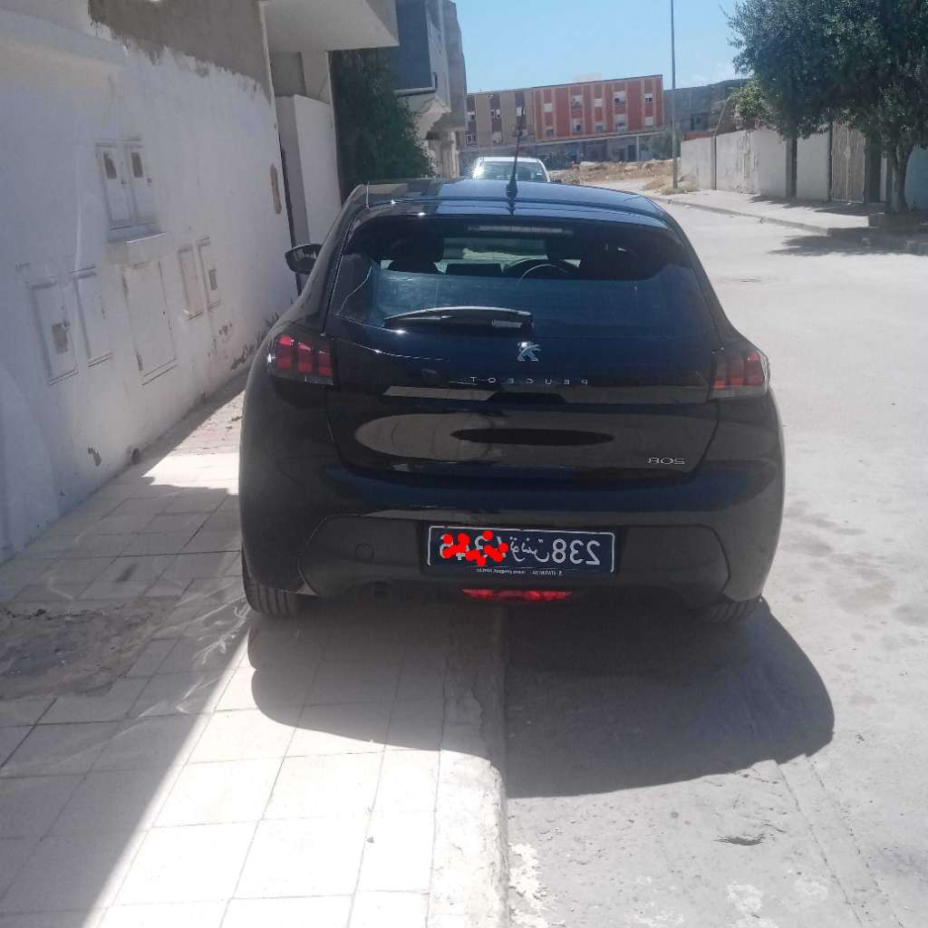 Peugeot 208 populaire première main août 2023 encore sous garantie
dernier entretien 19.02.2026