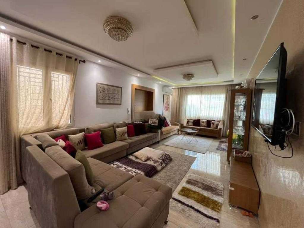 A vendre appartement étage de villa S+2 situé Sousse centre ville