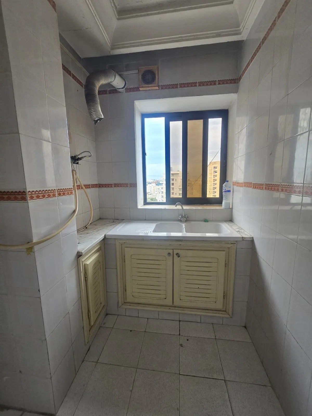 đŒOPPORTUNITE PRO ! Bureau A+3 Ă  Vendre au Centre Ville Sousse