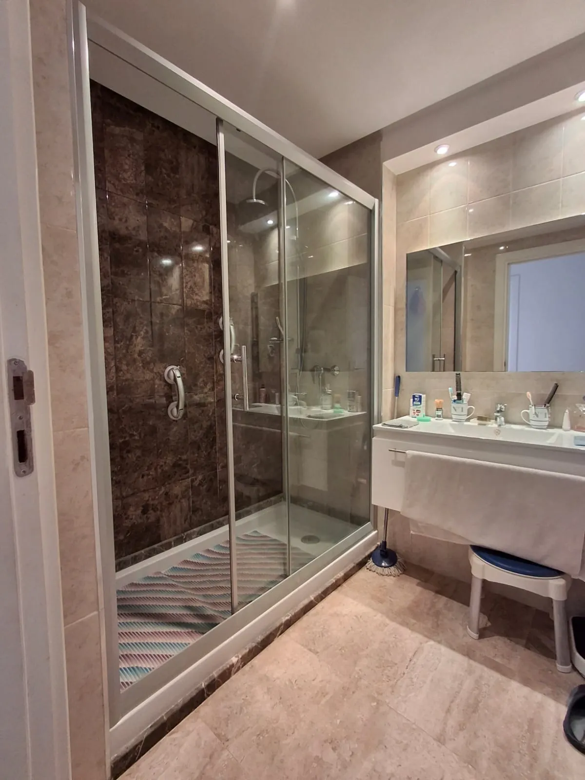 đĂ VENDRE | S+2 avec Parking Ă Chott Mariem â RĂ©sidence pieds dans lâeauđ