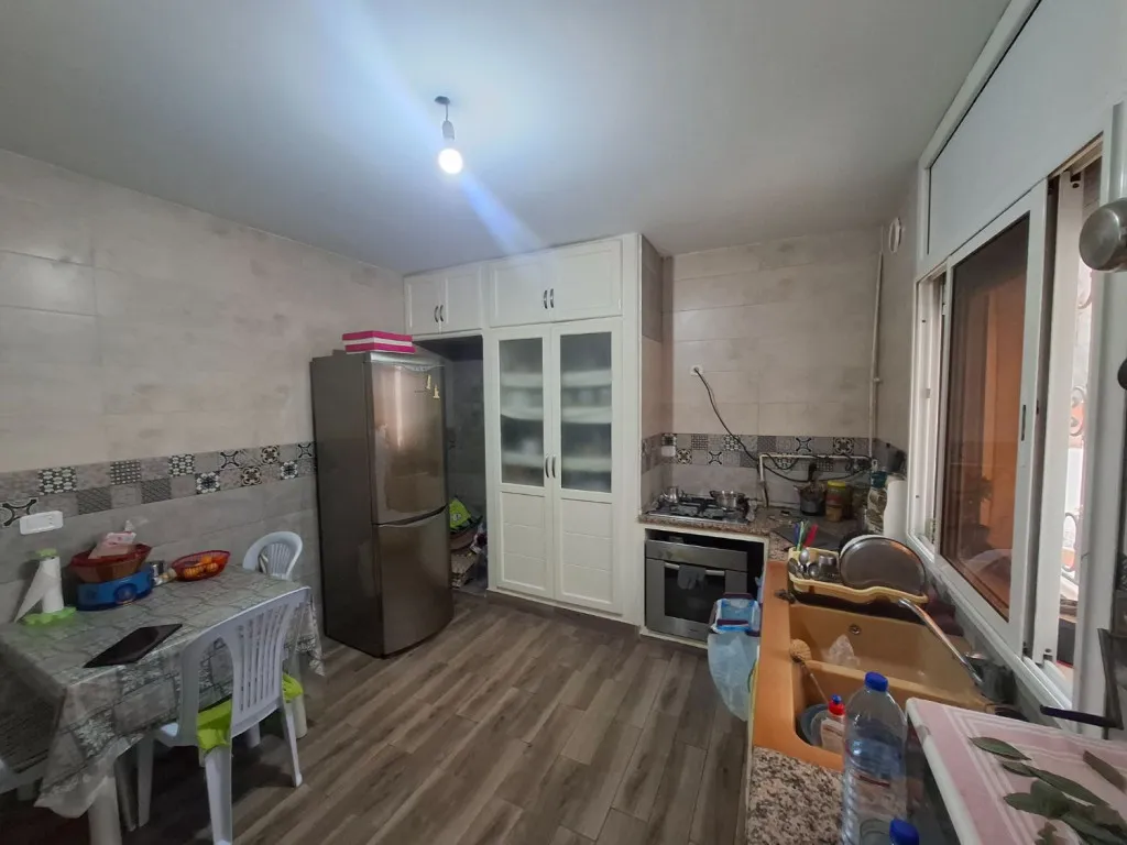 Maison 3 niveaux à vendre à Mourouj 6 près école Be Smart