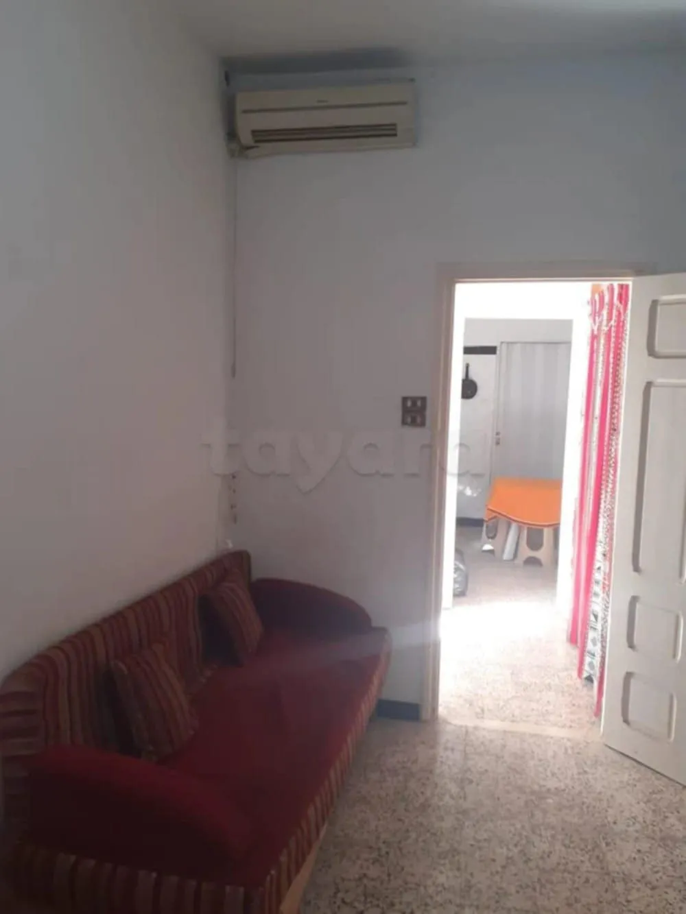 un studio s+1 meublé au rdc a louer situé a Bardo En face Clinique