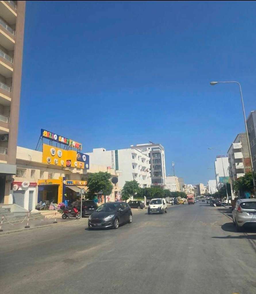 Terrain à vendre à Sousse 
COMMERCIAL ET HABITATION R+8
