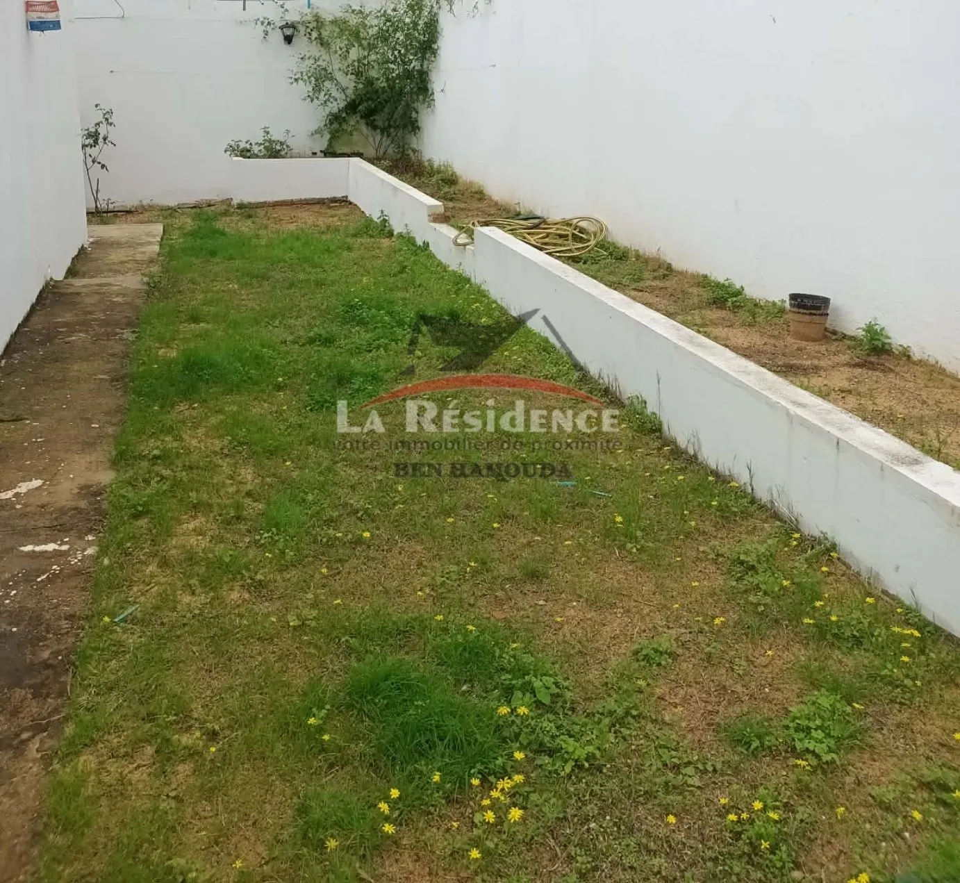 A louer Villa Richement Meublée avec Piscine à La Corniche Bizerte.