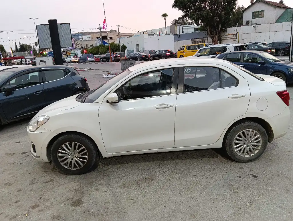 Suzuki dzire 