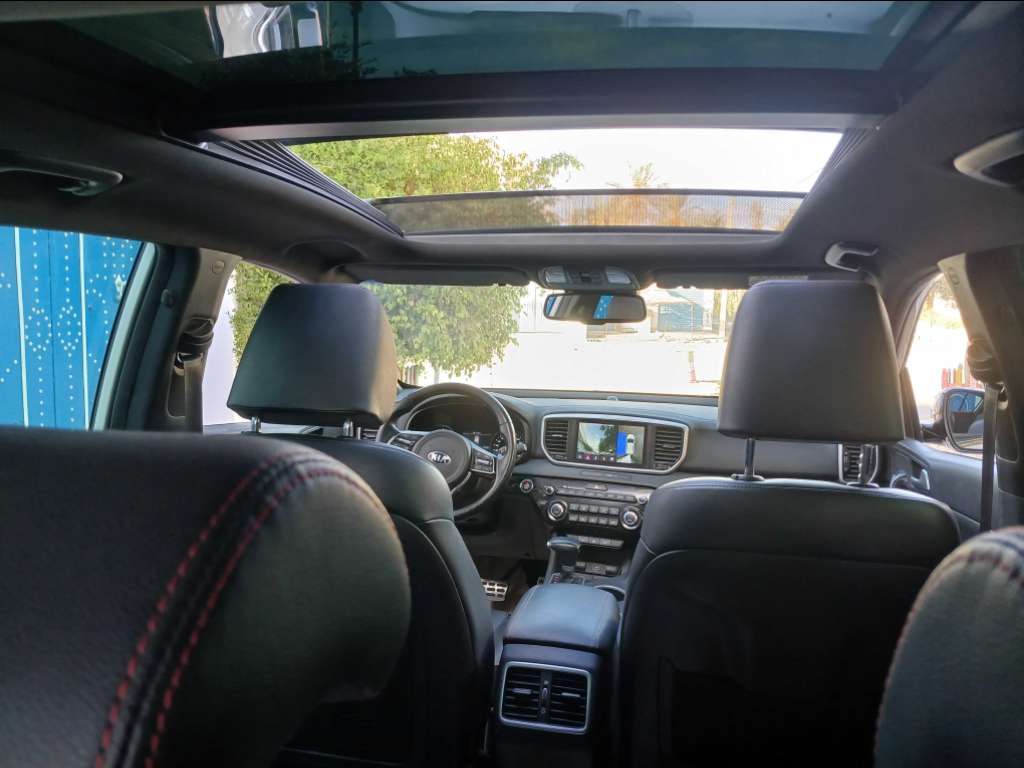 KIA SPORTEGE GT.LINE BOÎTE AUTO 1er main DIESEL Tel 98 313 594