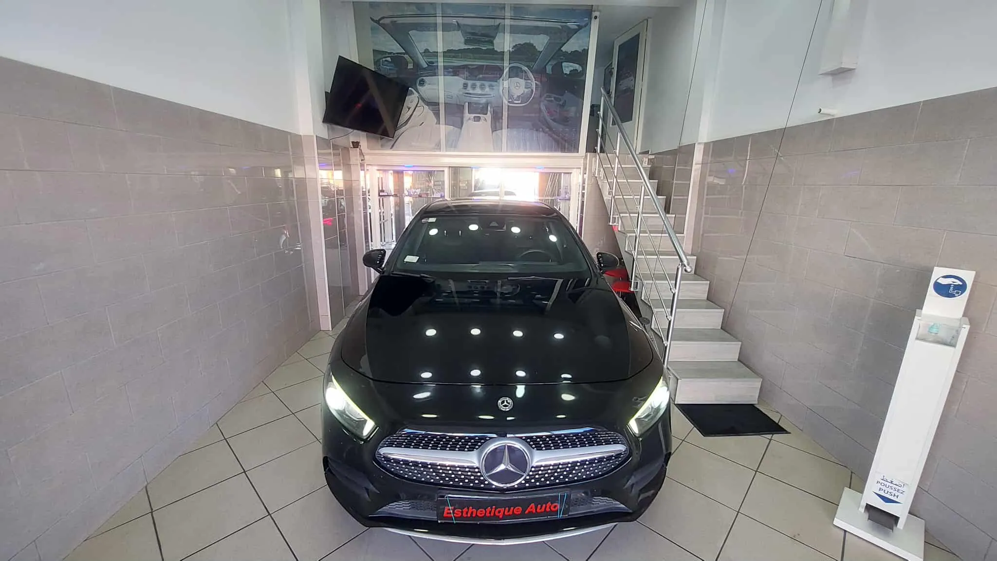Mercedes-Benz A 180-Premiere main-Tel 98479647-21140009 