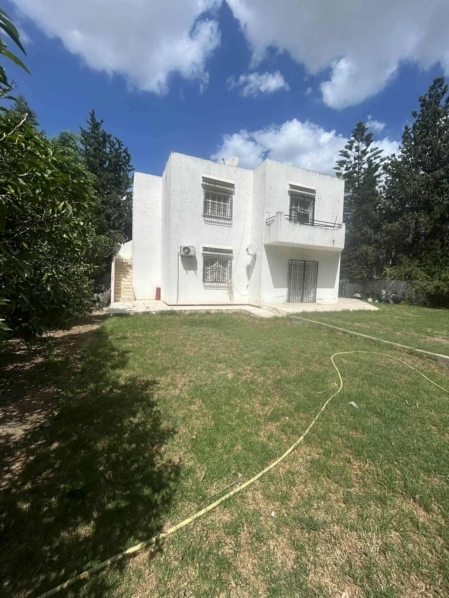AV Villa terrain 900m² la Soukra