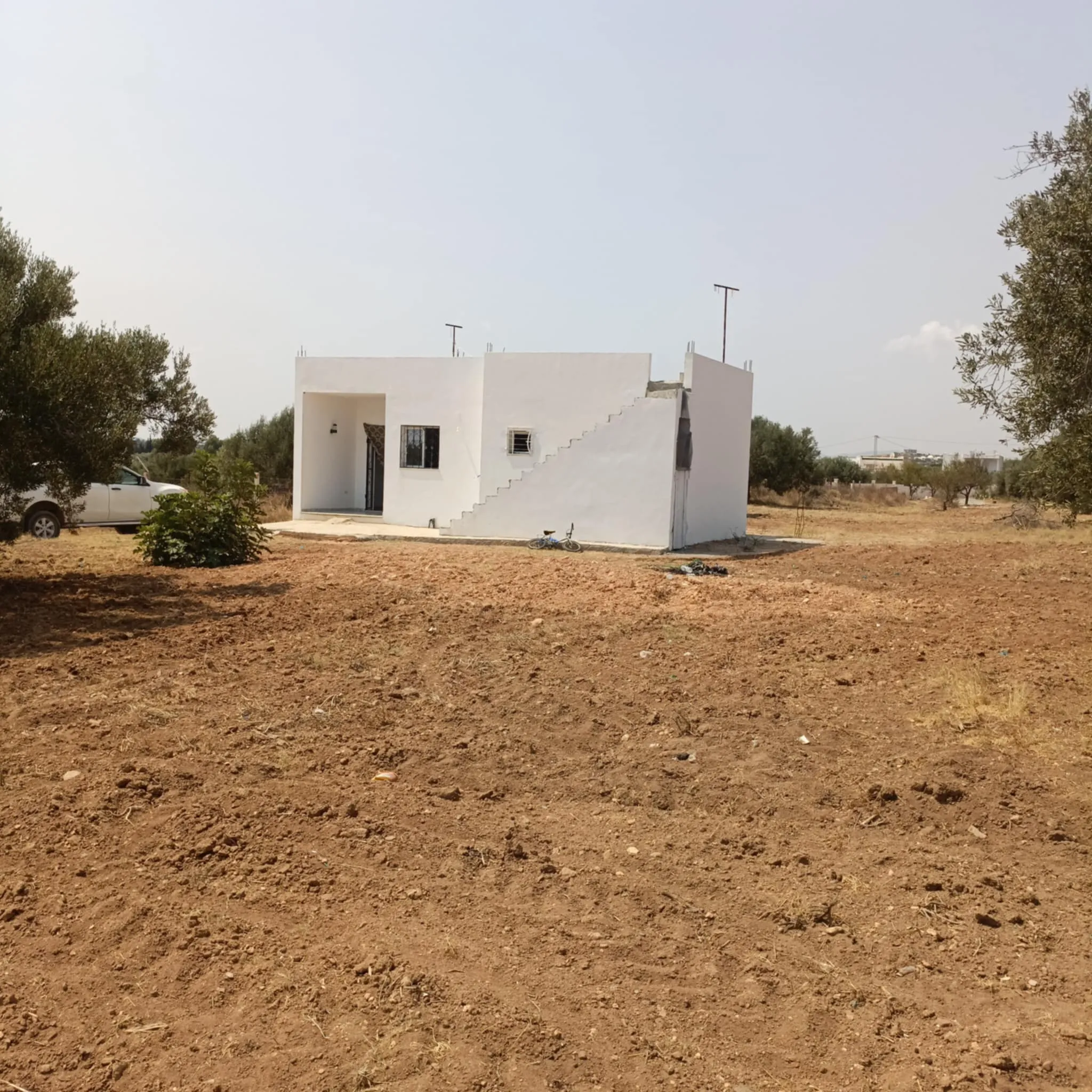 AV  studio 600m à hammamet sud 