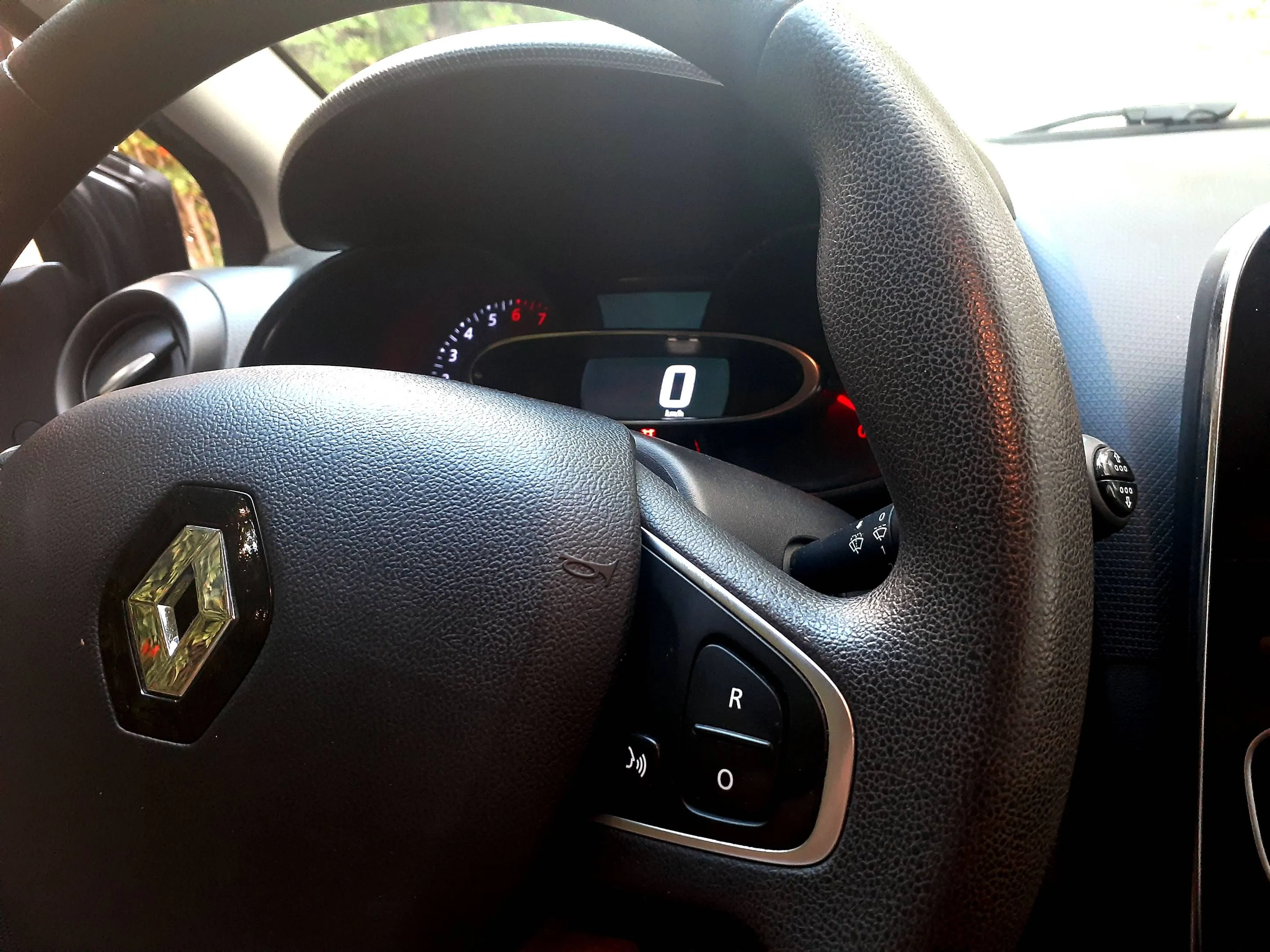RENAULT CLIO4 tu 211 تسجيل أول