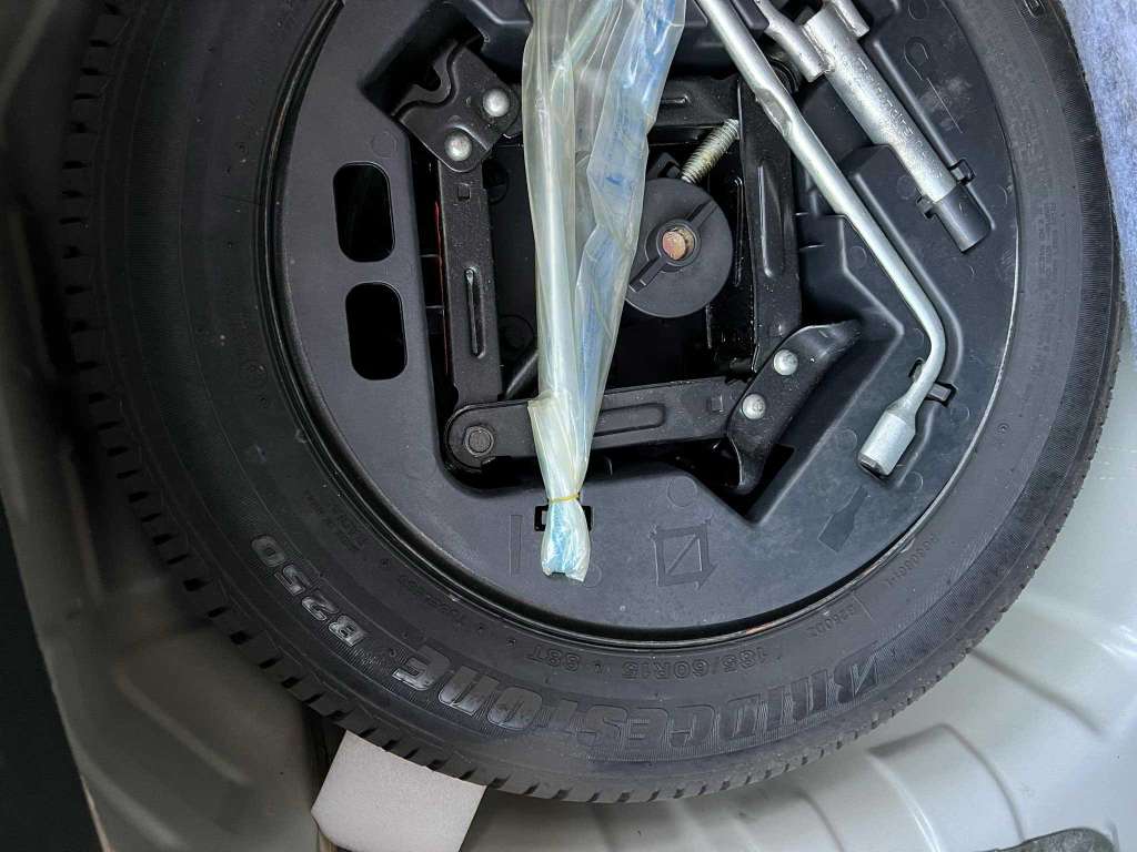 Mahindra Kuv 100 k8 tel 20234914